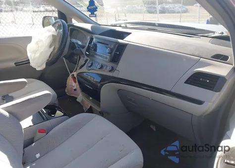 2011 Toyota Sienna Le V6 from USA, damaged, VIN 5TDKK3DC6BS151515